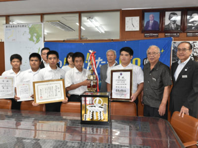 好成績を龍郷町長へ報告