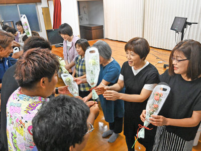 知名町住吉字「母の日の集い」