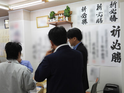 「空中戦」「地上戦」交錯の様相