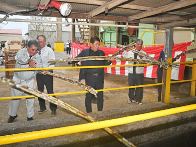 南栄糖業が操業スタート