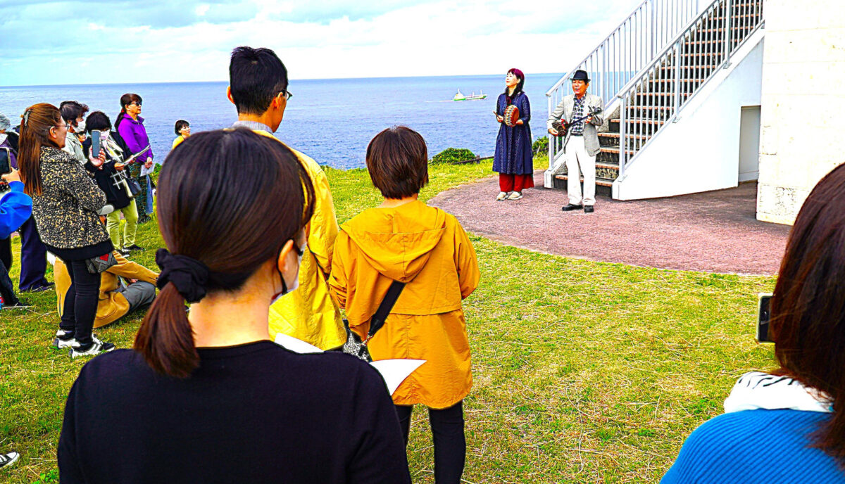 島唄の魅力をバスで巡る