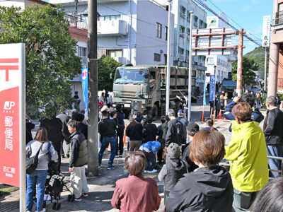 陸海空自衛隊が市中パレード