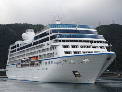 クルーズ船「インシグニア」寄港