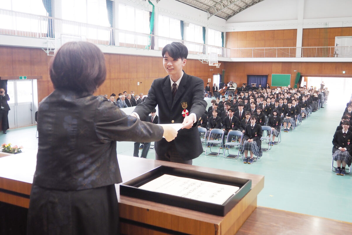 大島北高で卒業式、新たな一歩へ