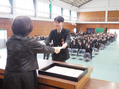 大島北高で卒業式、新たな一歩へ