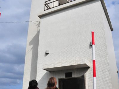 白亜の「金見崎灯台」解体