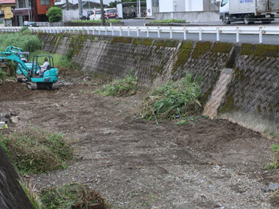 防災事業で寄洲や雑草除去