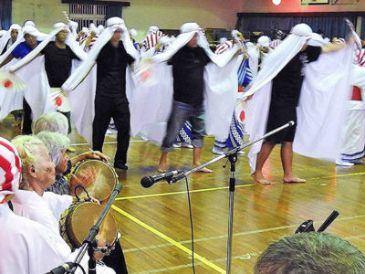 伝統〝白布の舞い〟で魅了