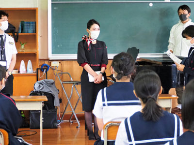 ＪＡＬグループ古仁屋中で　航空・ドローン教室