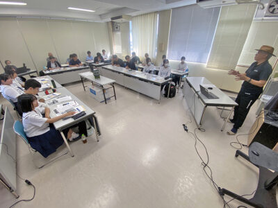 戦争遺跡　高大連携で合同巡検