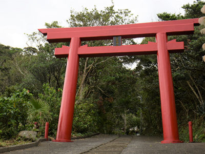 老朽化した鳥居塗装改修