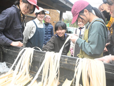 「芭蕉布」を取材