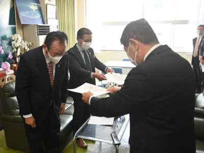 鹿・那覇空港での検温を