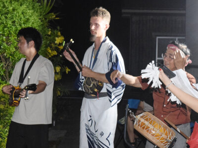 異国とコラボに集落歓喜