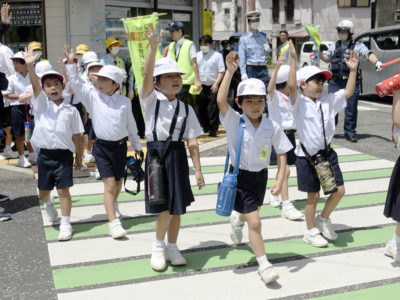 奄美署　春の交通安全運動出発式