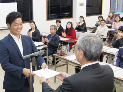 「地域通訳案内士」５７人合格