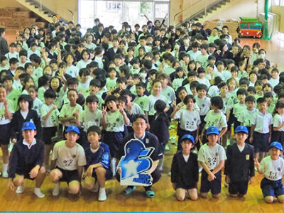 ＤｅＮＡ市内児童に帽子プレゼント