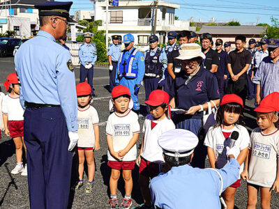ちびっ子らも交通安全約束