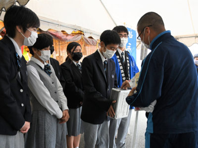 苦しんでいる人の助けに