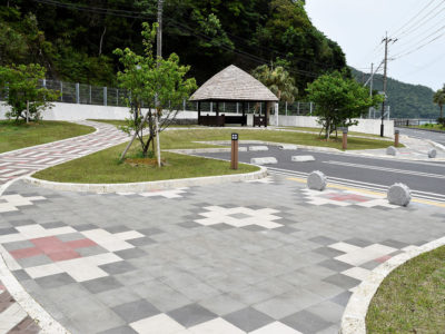 龍郷小浜地区「西郷公園」県道沿い工事終える