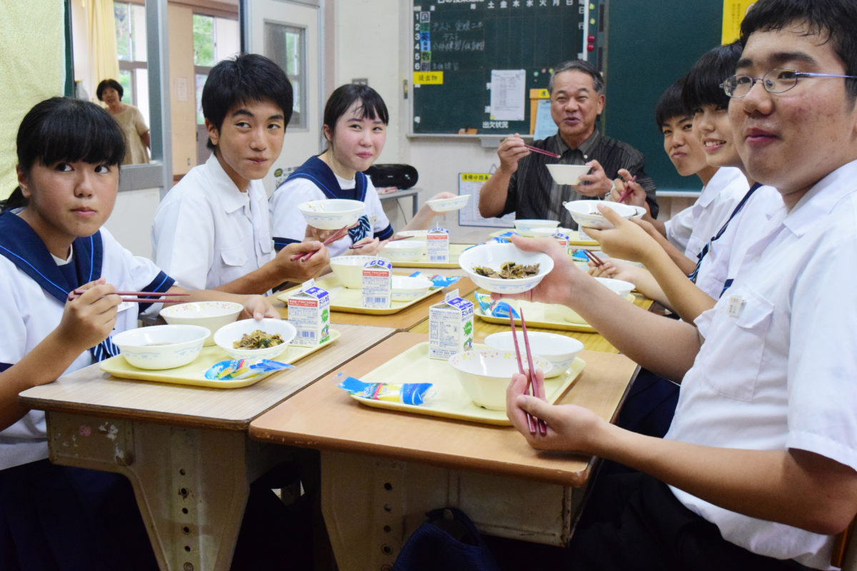 「鹿児島黒牛」を給食で　大和村の小中学校