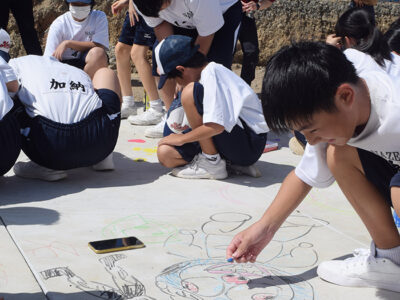 現場でお絵描き、思い出作りも