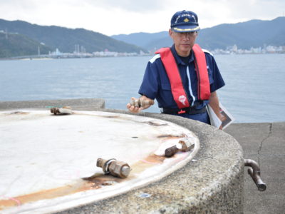 暴風、高波、ボルト腐食原因