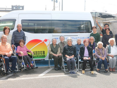 リフト付き福祉車両贈呈受ける