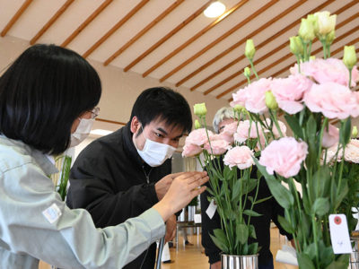 和泊町切り花品評会