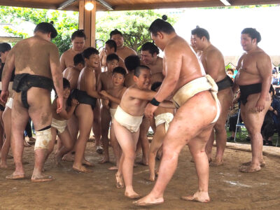 明生関ら合宿に３００人