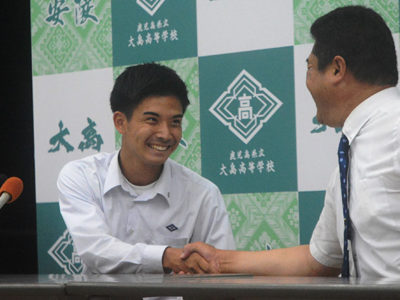 大野投手　ソフトバンクから４位指名