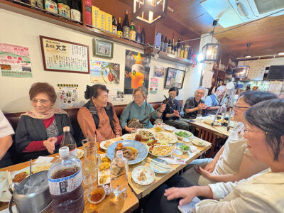 唄者囲んで唄あしび