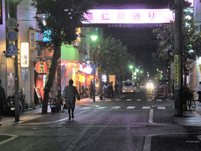 知事「夜の街」に休業要請