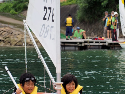 児童らセーリング体験