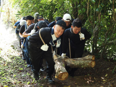 ショチョガマ設営にボランティアの力