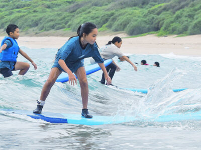 サーフィン通じ、足元の自然学ぶ