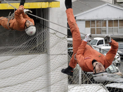 救助隊員23人、技術競う