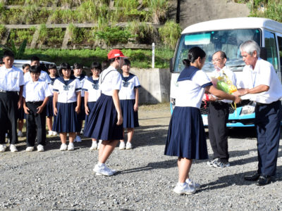 スクールバスの自主運行開始