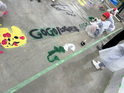 橋の上がキャンバス