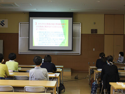 学校司書らがビブリオバトルに挑戦