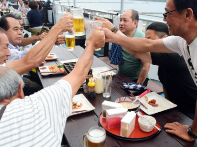 ２カ月遅れの「乾杯」