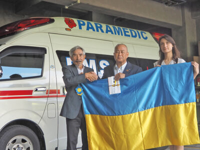 ウクライナへ救急車譲与