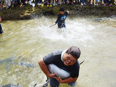 「マハダグムイ」に８００人