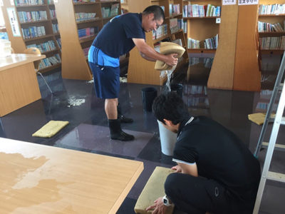 台風浸水で図書室閉鎖