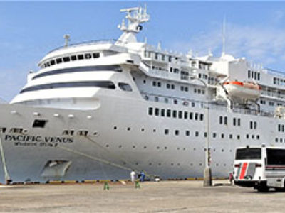 闘牛や自然を満喫