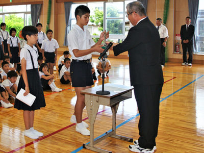 公立小中高校で始業式