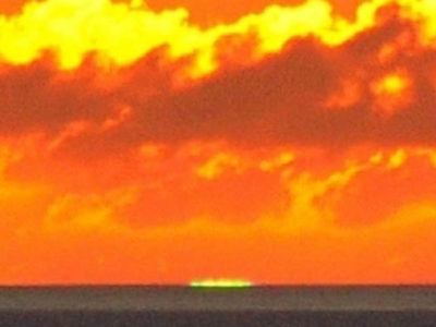 珍しい「緑の夕日」