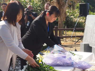 宇検村船越海岸　対馬丸記念会が慰霊祭