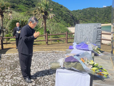 対馬丸事件の犠牲者悼む