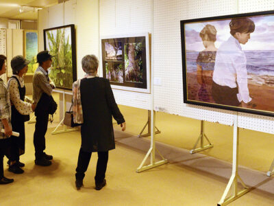 市美展「収蔵作品展」始まる